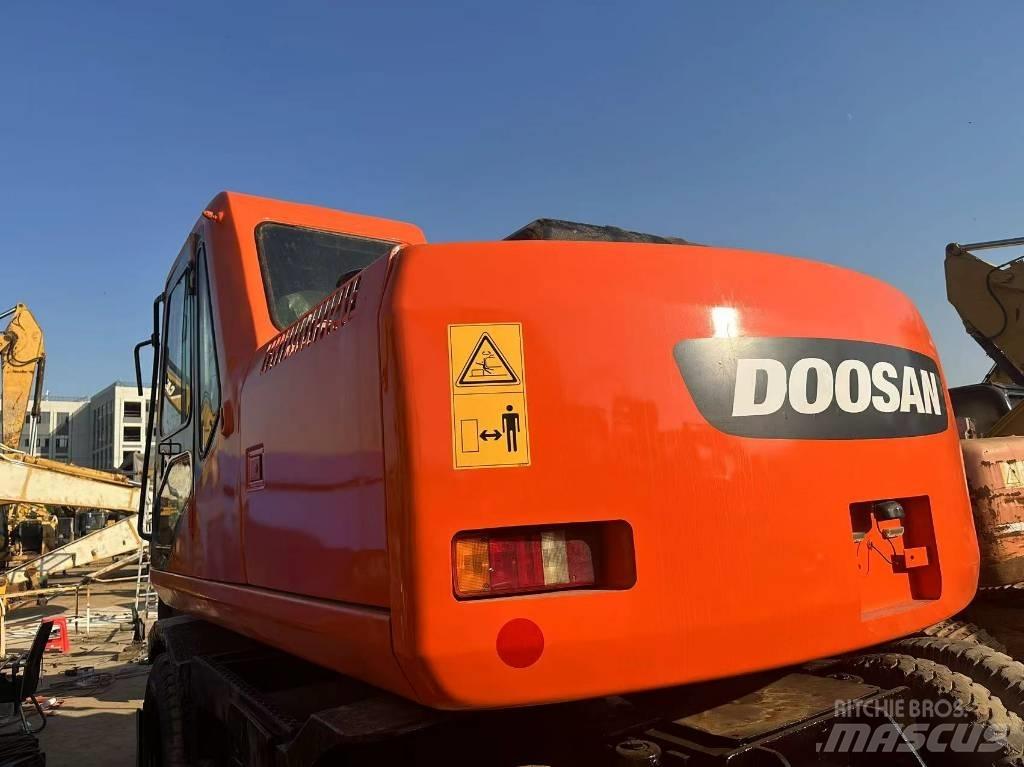 Doosan 150 W-7 ホイール式油圧ショベル（パワーショベル・ユンボ・バックホー）