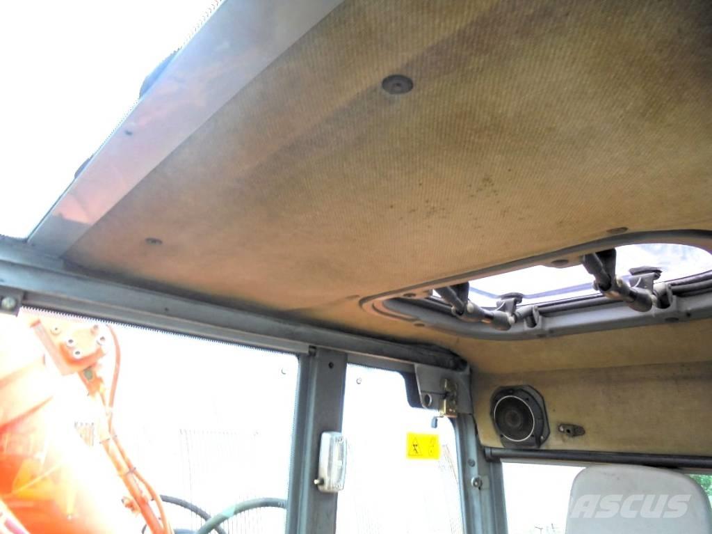 Hitachi FH 130 W-3 ホイール式油圧ショベル（パワーショベル・ユンボ・バックホー）