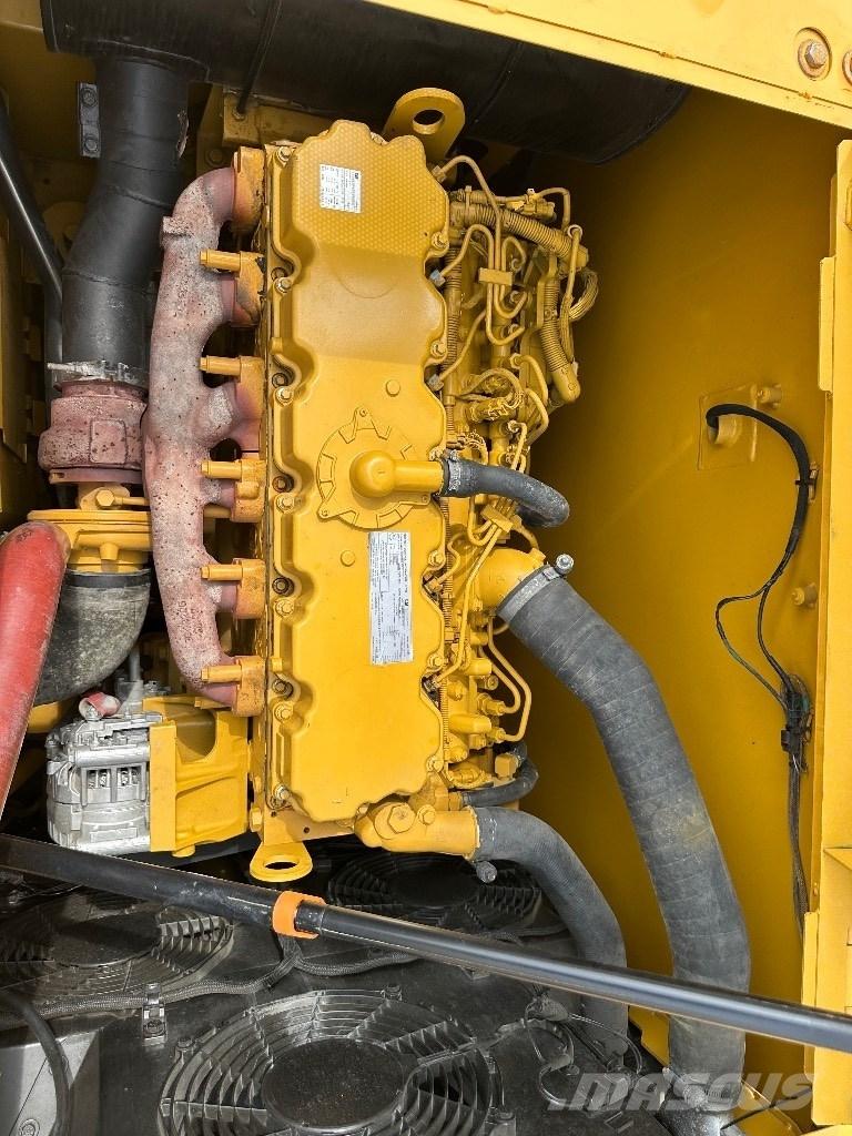 CAT CAT320 中型油圧ショベル 7ｔ-12ｔ（ユンボ・パワーショベル・バックホー）