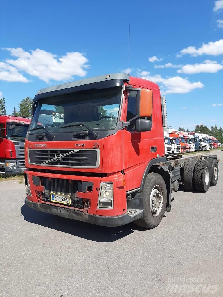 Volvo FM 9 キャブ付きシャーシ