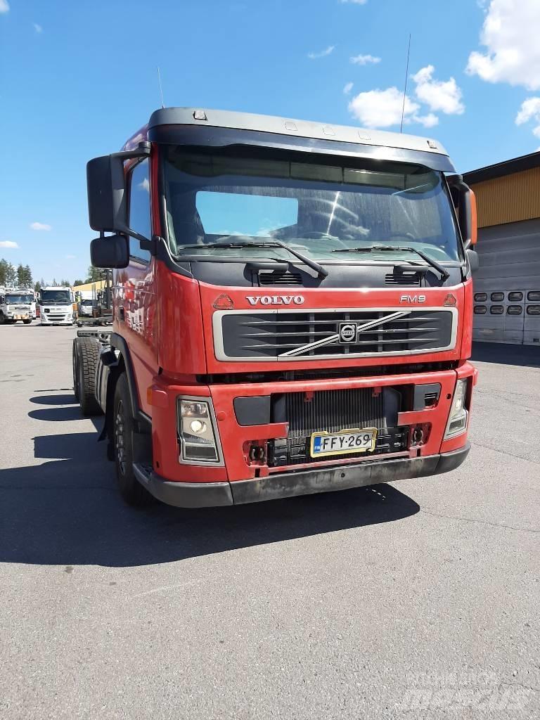 Volvo FM 9 キャブ付きシャーシ