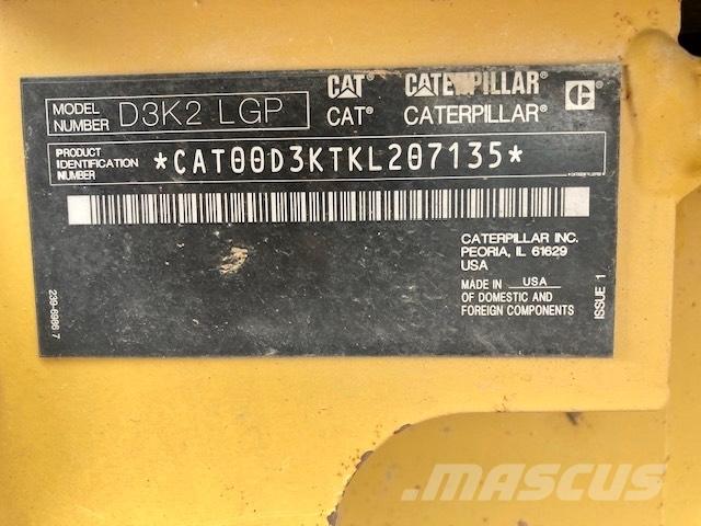 CAT D 3 K 2 LGP ブルドーザー