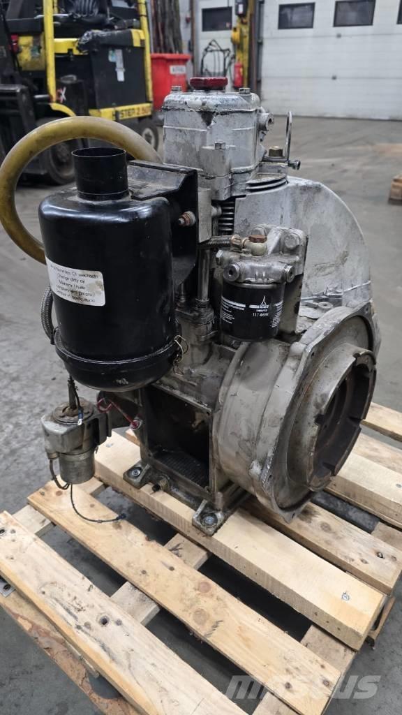 Deutz F1L210D エンジン