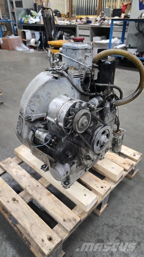 Deutz F1L210D エンジン