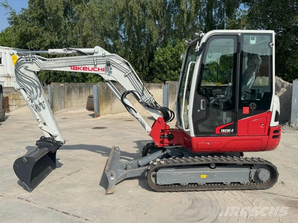 Takeuchi TB 235-2 ミニ油圧ショベル 7t以下（ミニユンボ・ミニディガー）