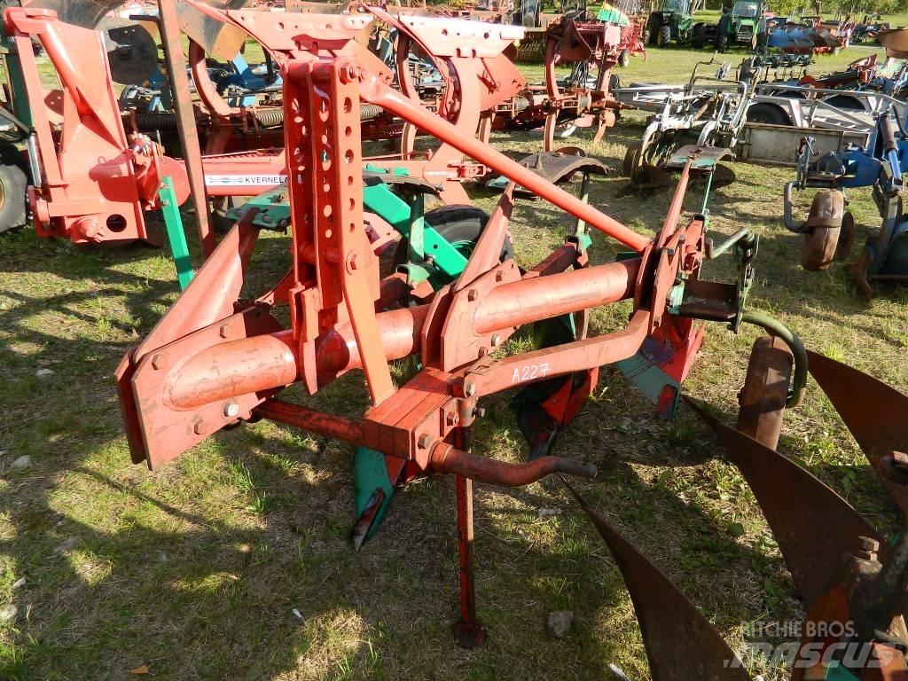 Kverneland 3 コンベンショナルプラウ