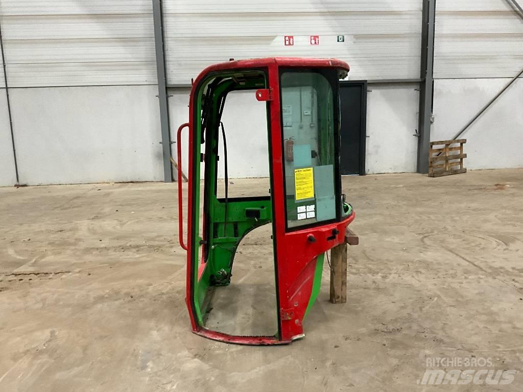 Yanmar Vio 20 / vio 25 キャビン及び内装