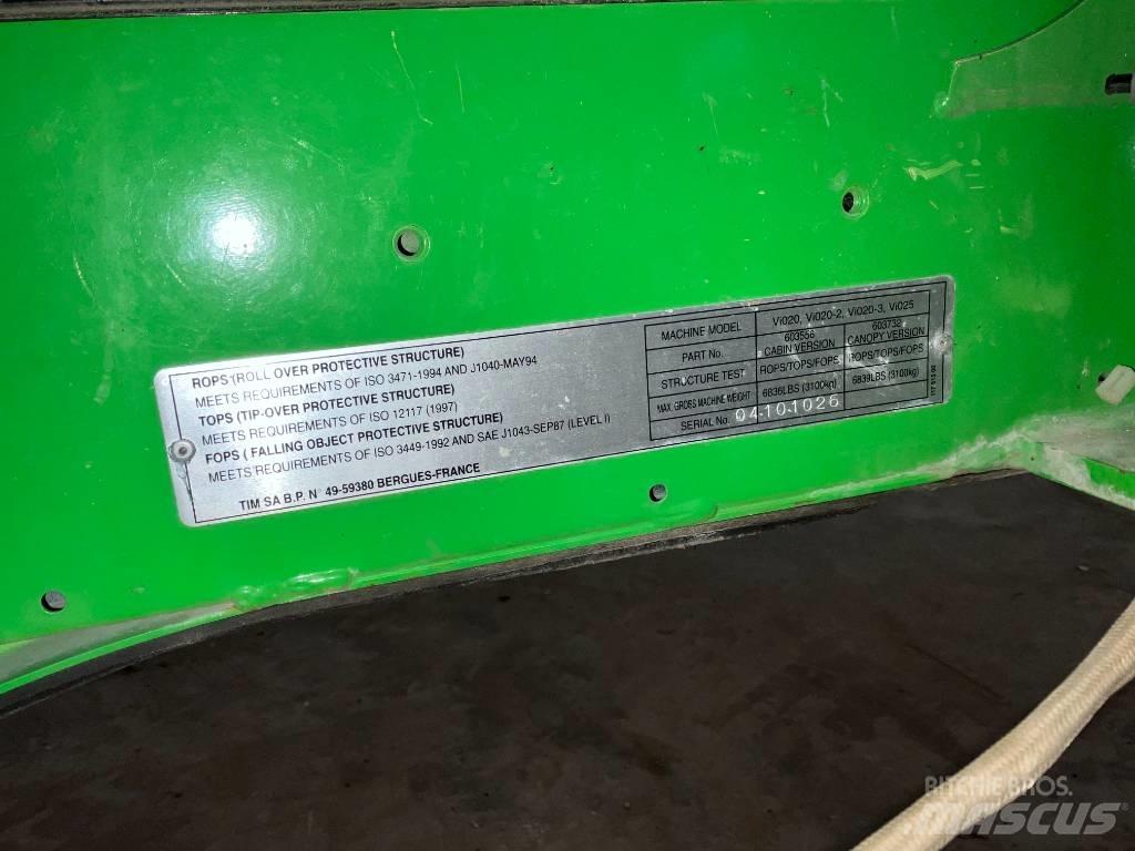 Yanmar Vio 20 / vio 25 キャビン及び内装