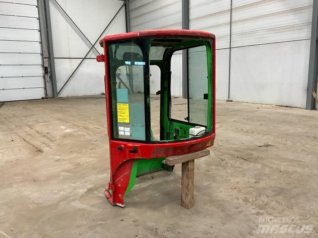 Yanmar Vio 20 / vio 25 キャビン及び内装