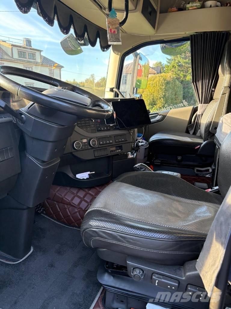 Volvo FH 13 500 中古トラクターヘッド | トレーラーヘッド