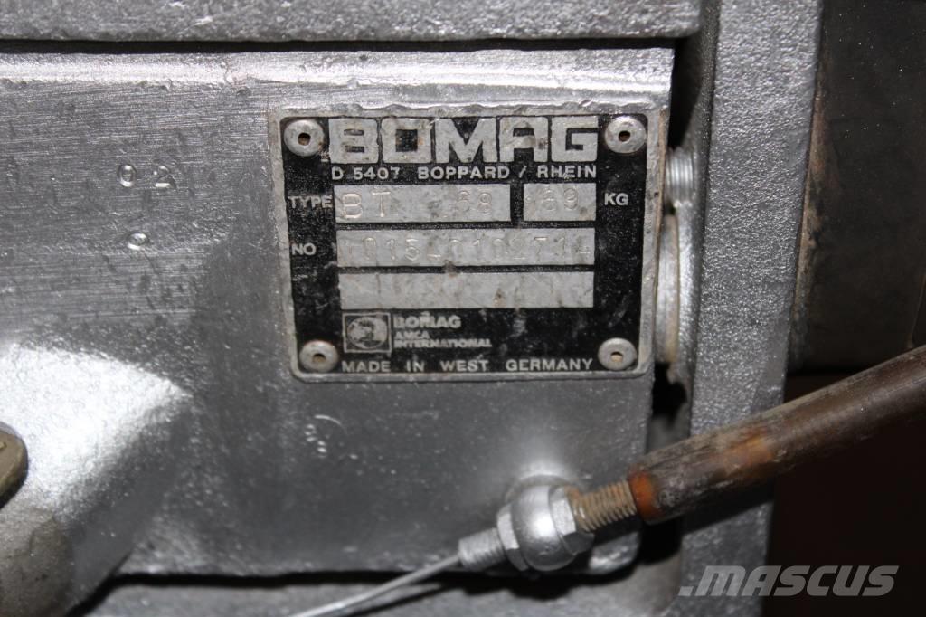 Bomag BT 68 プレートコンパクター