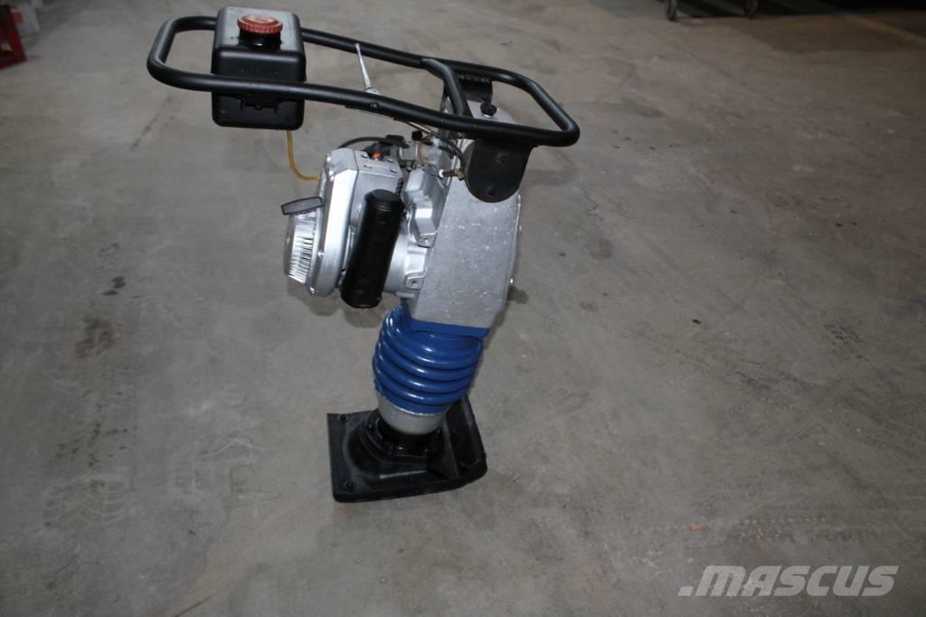 Bomag BT 68 プレートコンパクター