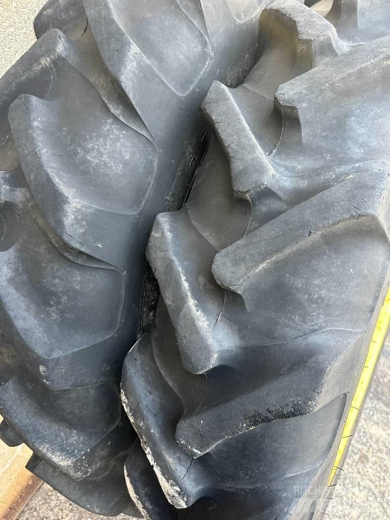 Alliance 230/95R28 タイヤ、ホイル、リム