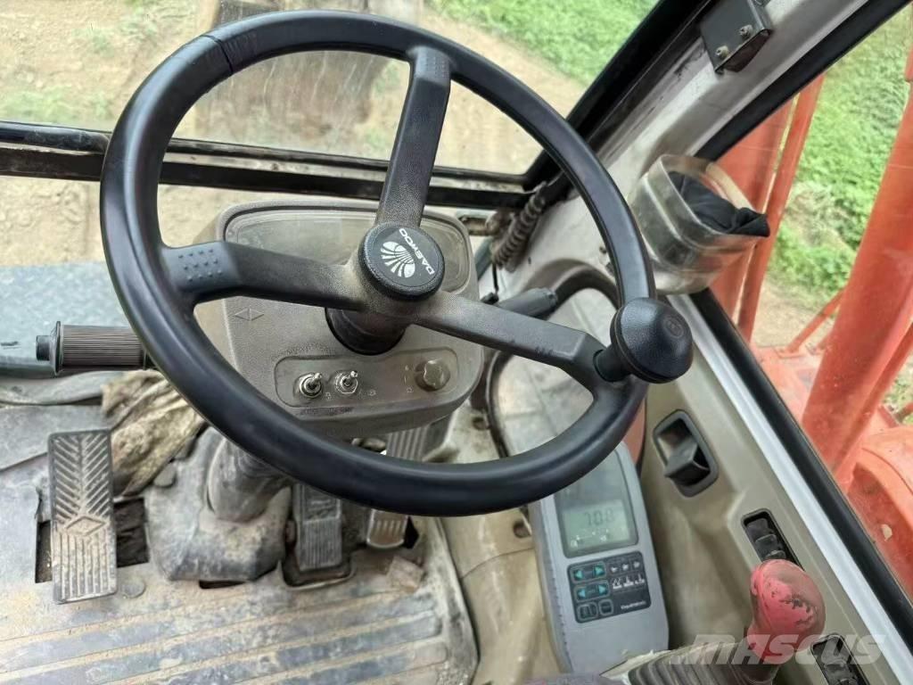 Doosan DH 150 W-7 ホイール式油圧ショベル（パワーショベル・ユンボ・バックホー）