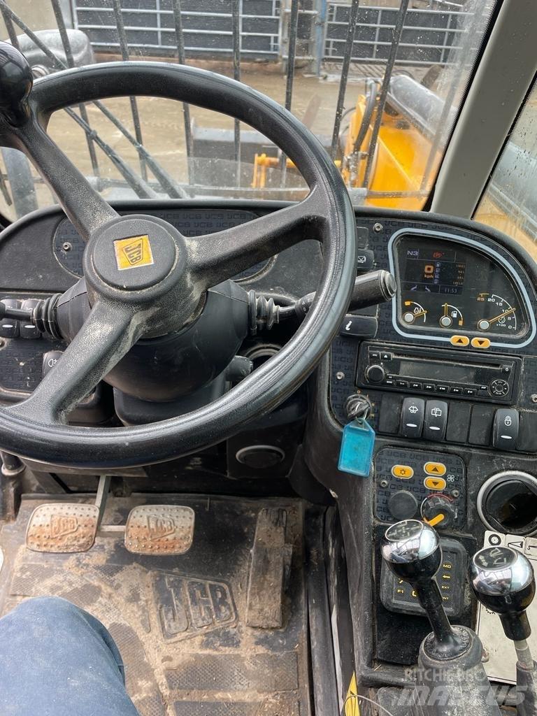 JCB 535 V 140 テレスコーピックハンドラー