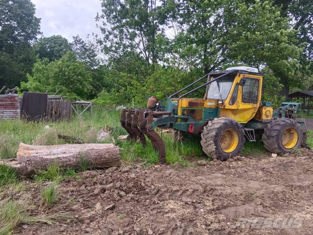 HSM 807 林業トラクター