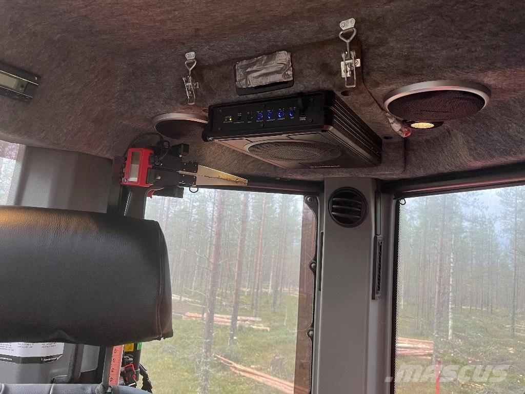 Komatsu 931 ハーベスター