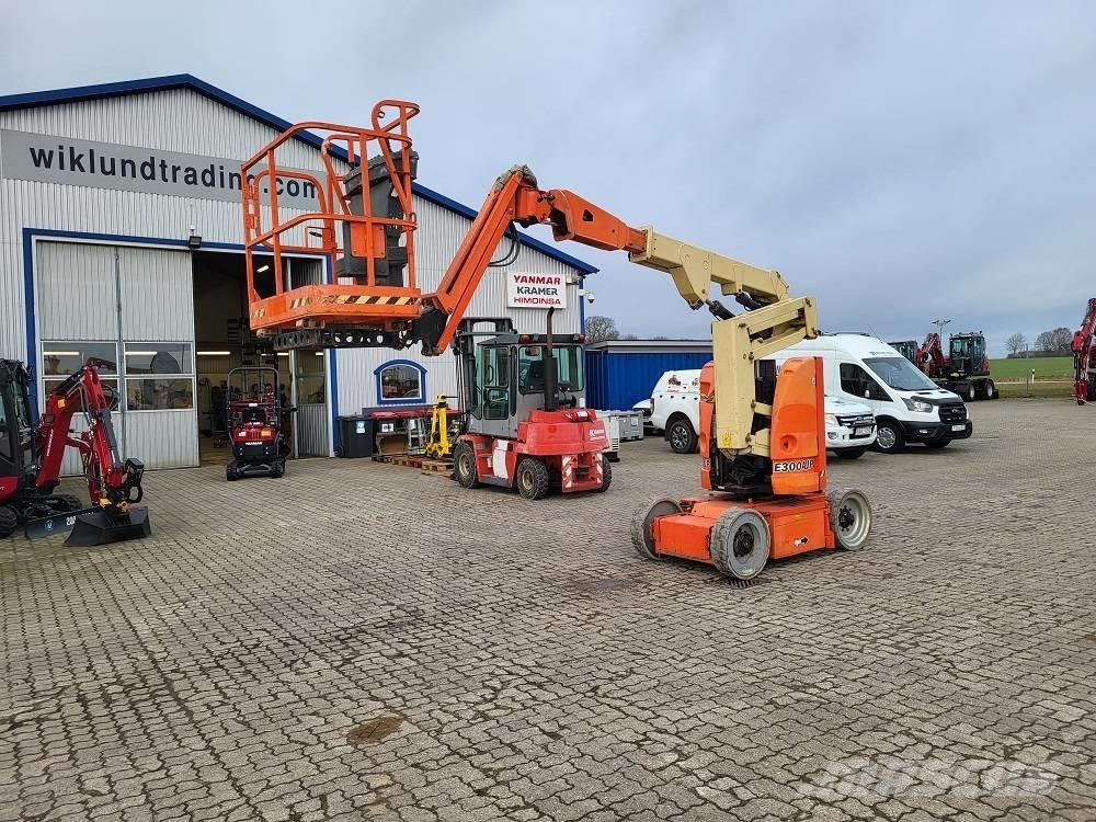 JLG E 300 AJP ブームリフト　屈伸型
