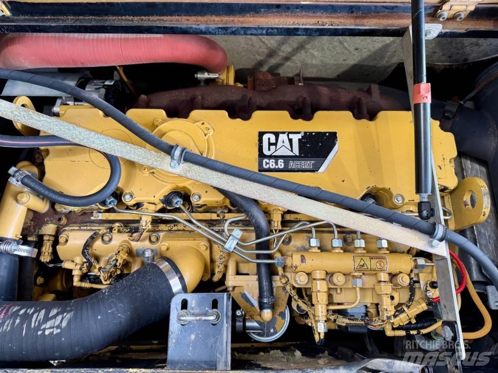 CAT M 318 D ホイール式油圧ショベル（パワーショベル・ユンボ・バックホー）