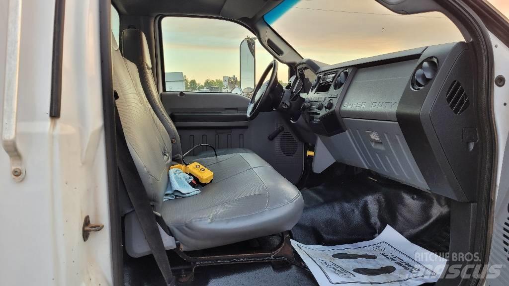 Ford F 650 SD ウッドチップ運搬用トラック