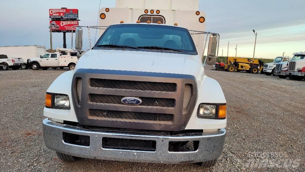 Ford F 650 SD ウッドチップ運搬用トラック