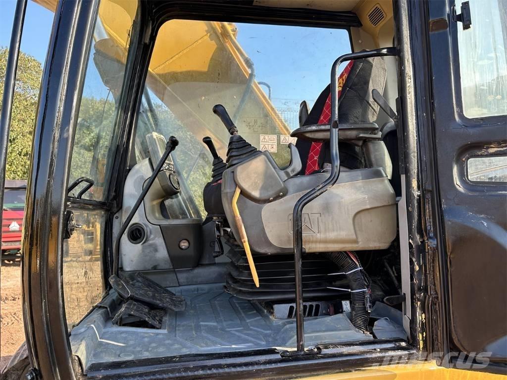 CAT 320 D 大型油圧ショベル12t以上（パワーショベル・ユンボ）