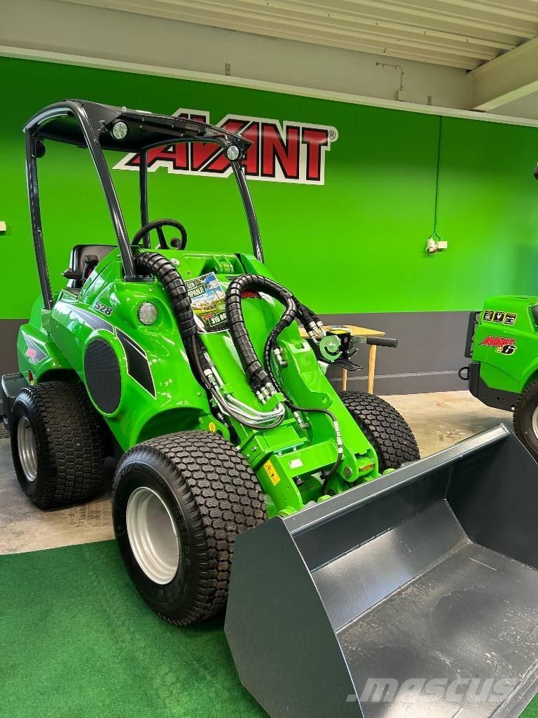 Avant 528 スキッドステアローダー