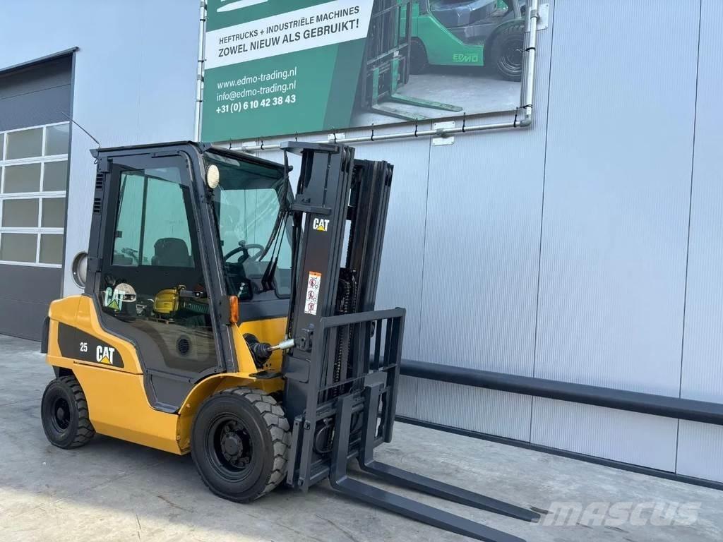 CAT GP25N Heftruck LPGフォークリフト