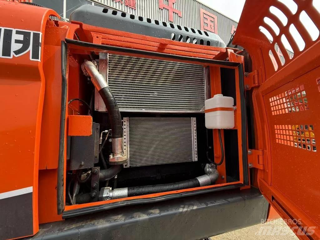 Doosan DX 225 LCA 大型油圧ショベル12t以上（パワーショベル・ユンボ）