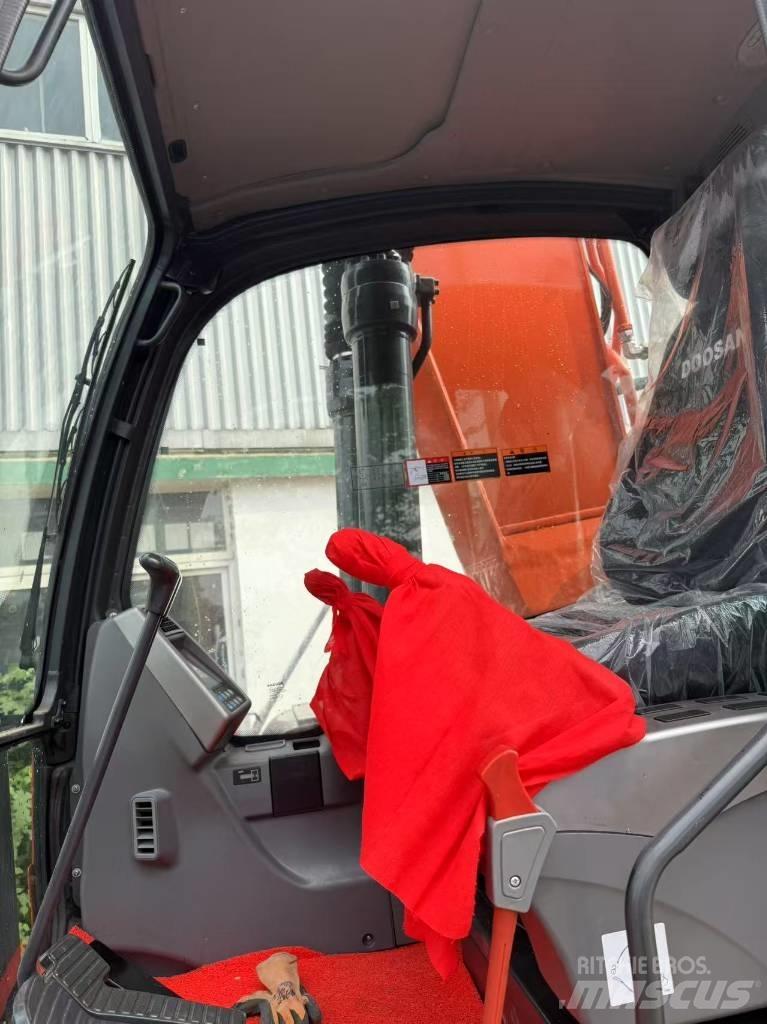 Doosan DX 225 LCA 大型油圧ショベル12t以上（パワーショベル・ユンボ）