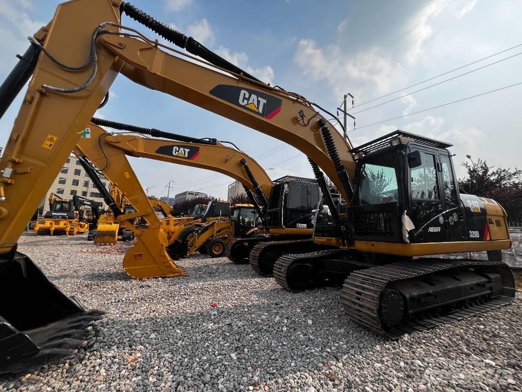 CAT 320 D 大型油圧ショベル12t以上（パワーショベル・ユンボ）