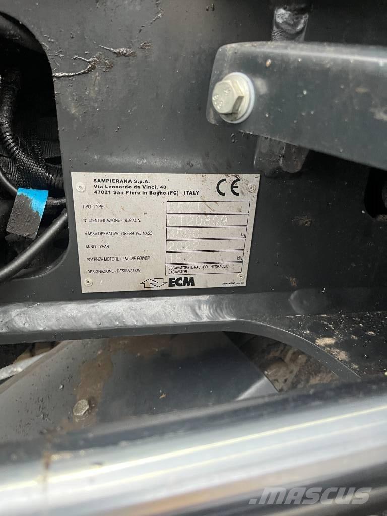 ECM 35 ZT ミニ油圧ショベル 7t以下（ミニユンボ・ミニディガー）