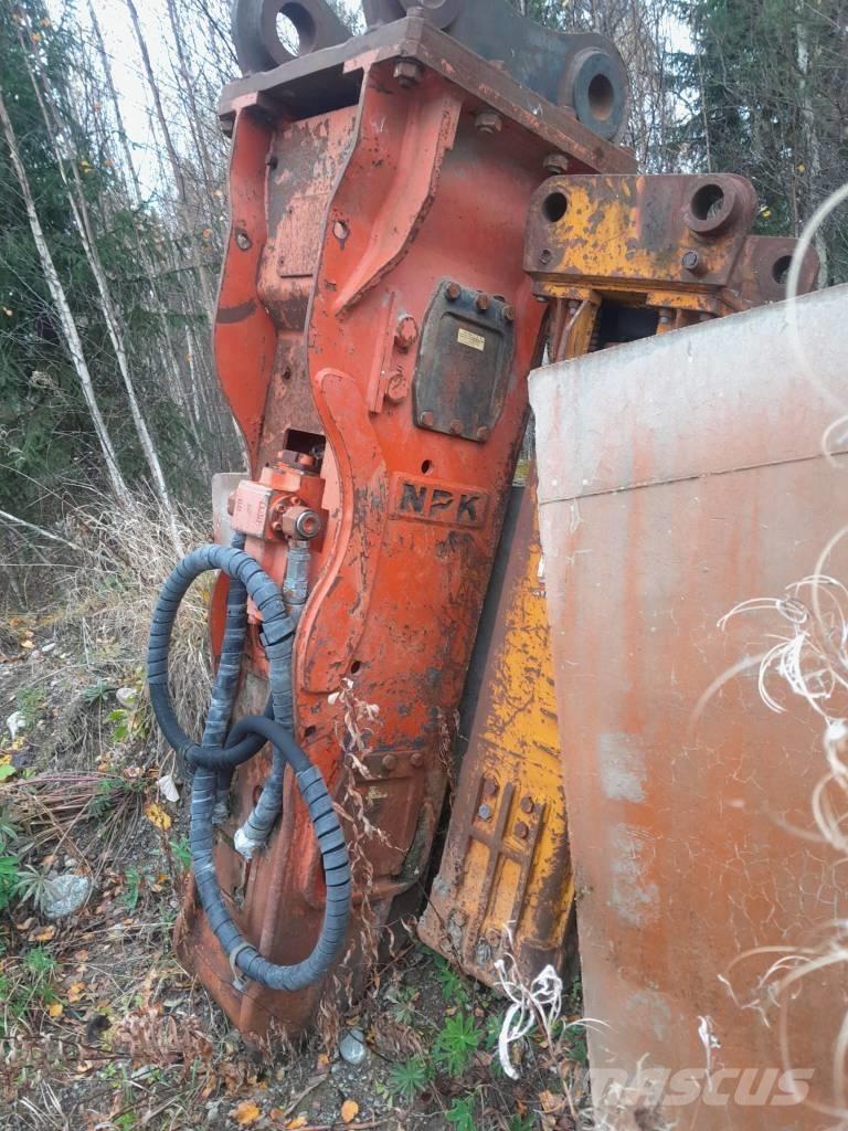 NPK E-216B ハンマー／ブレーカ