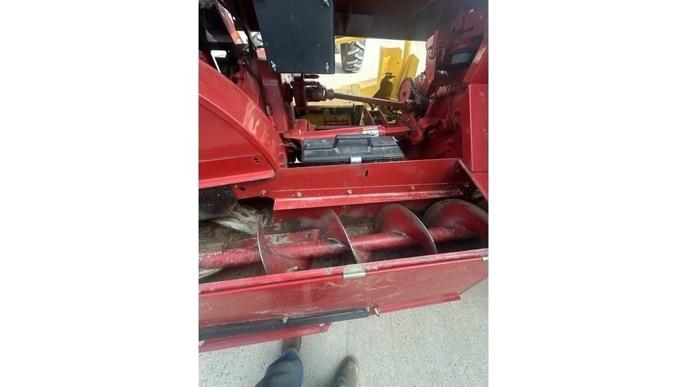 New Holland FP230 フォレージハーベスター