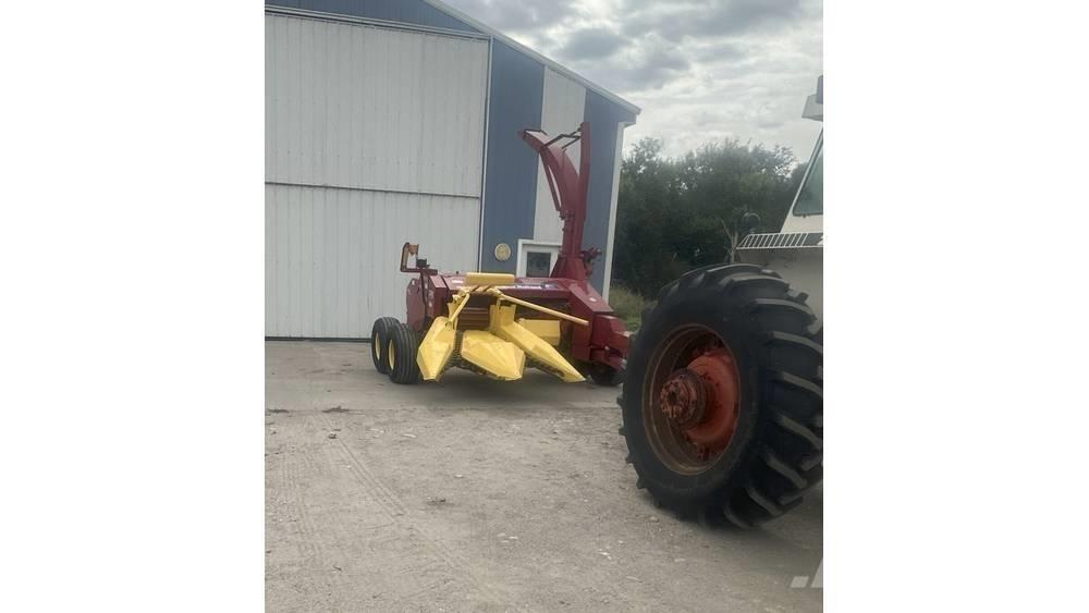 New Holland FP230 フォレージハーベスター