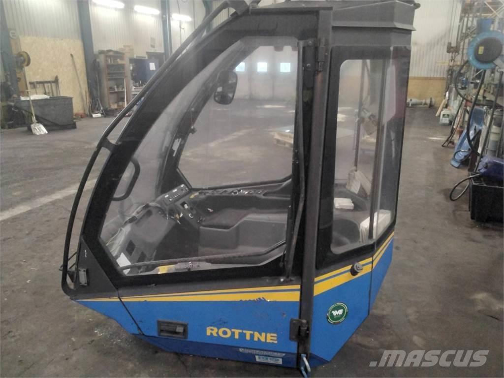 Rottne H20 キャビン及び内装