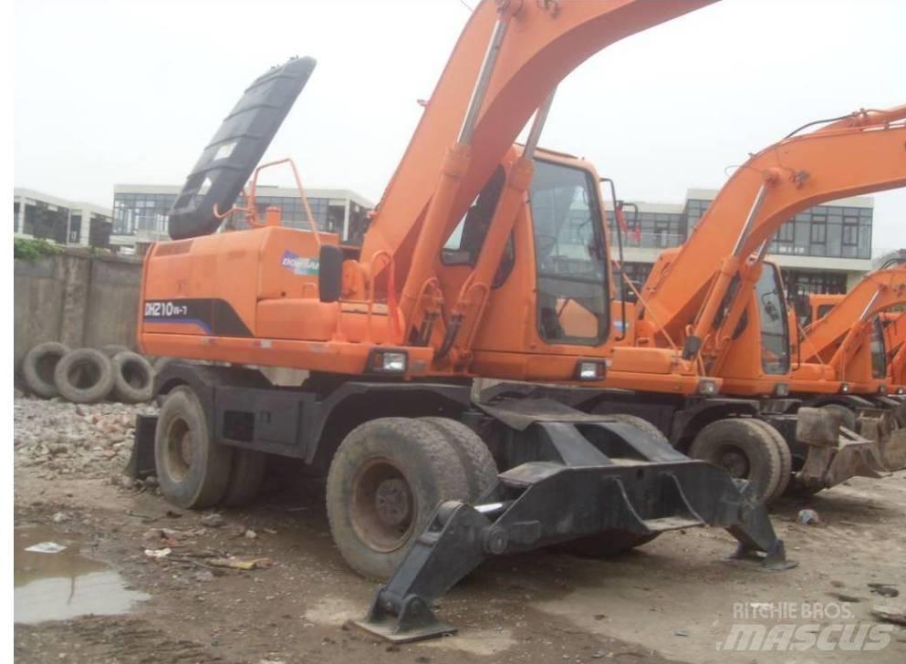 Doosan DH 210 W-7 ホイール式油圧ショベル（パワーショベル・ユンボ・バックホー）
