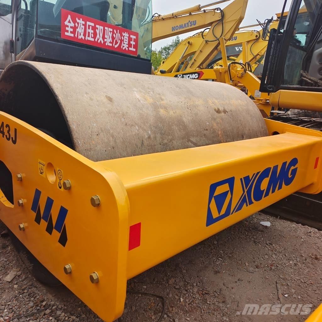 XCMG XS143J 振動ローラ