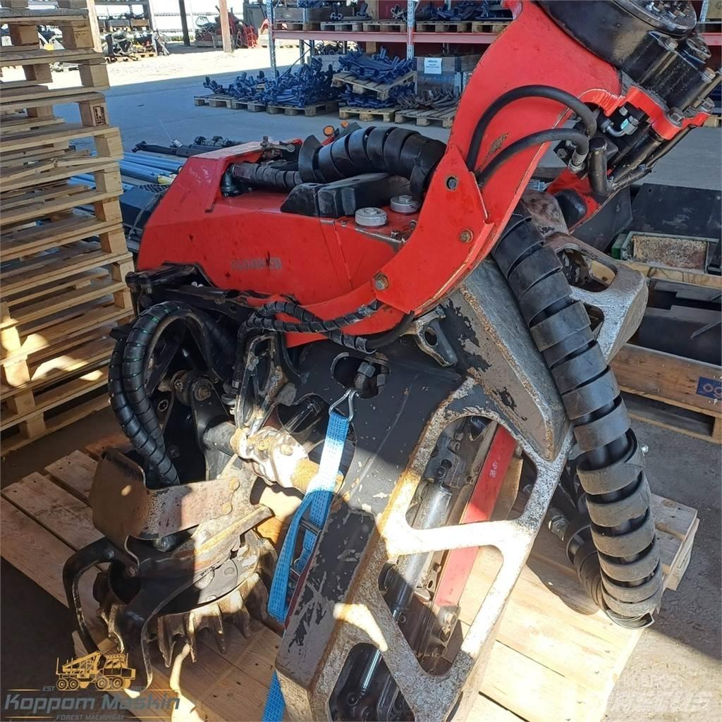 Komatsu C124 ハーベスタヘッド