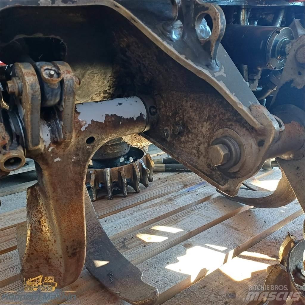 Komatsu C124 ハーベスタヘッド