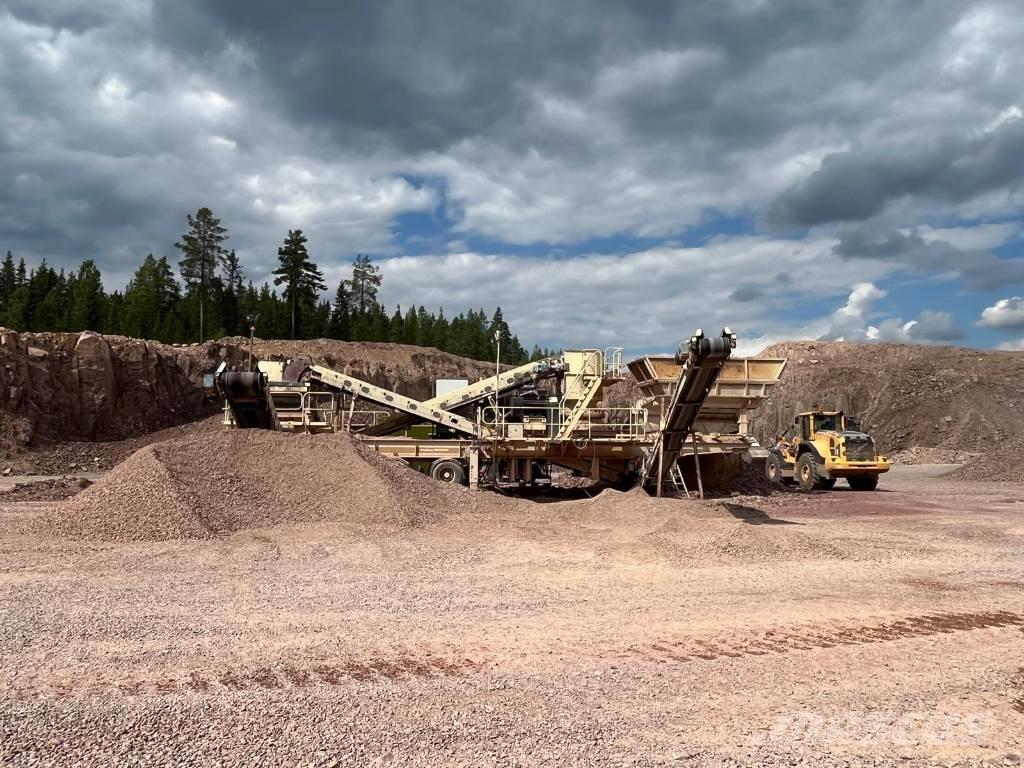 Metso NW300GP 自走式クラッシャー