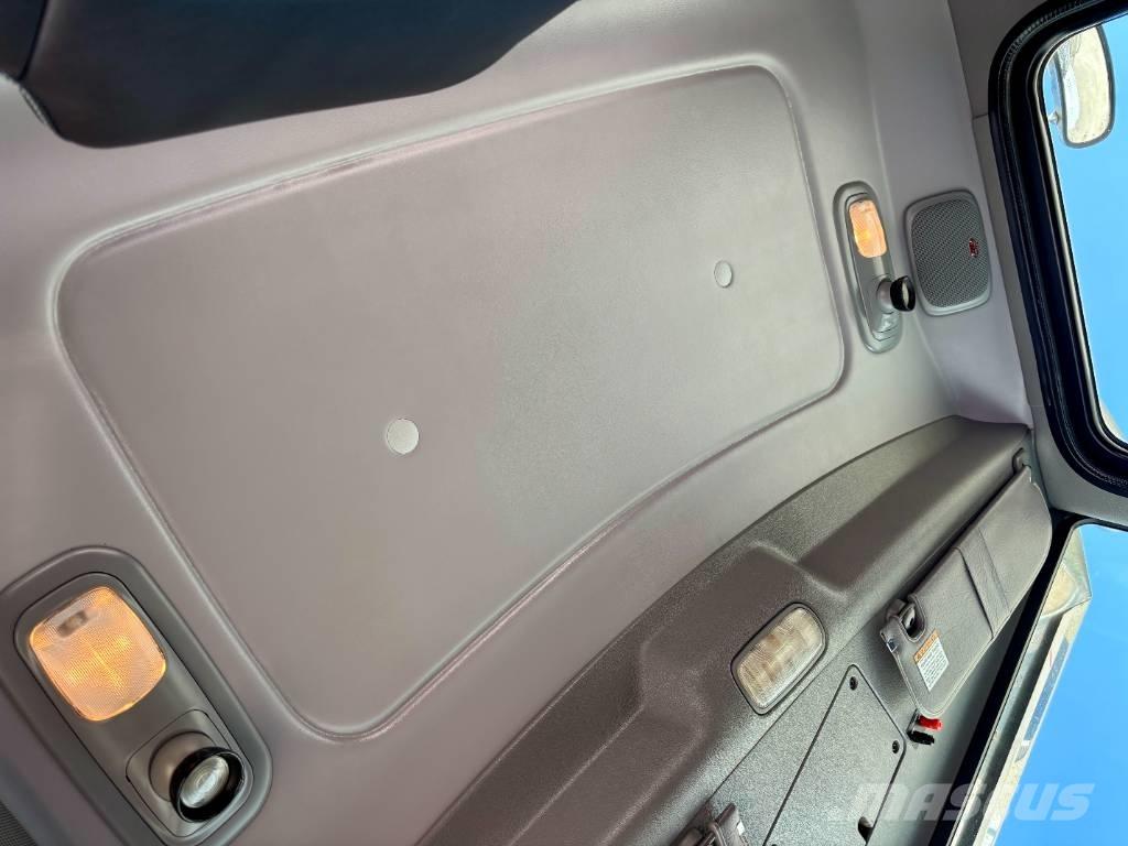 Peterbilt 389 中古トラクターヘッド | トレーラーヘッド