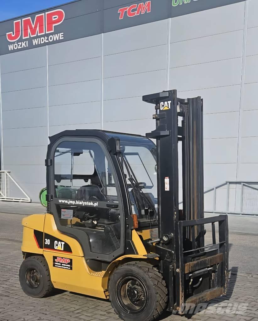 CAT GP 30 N LPGフォークリフト
