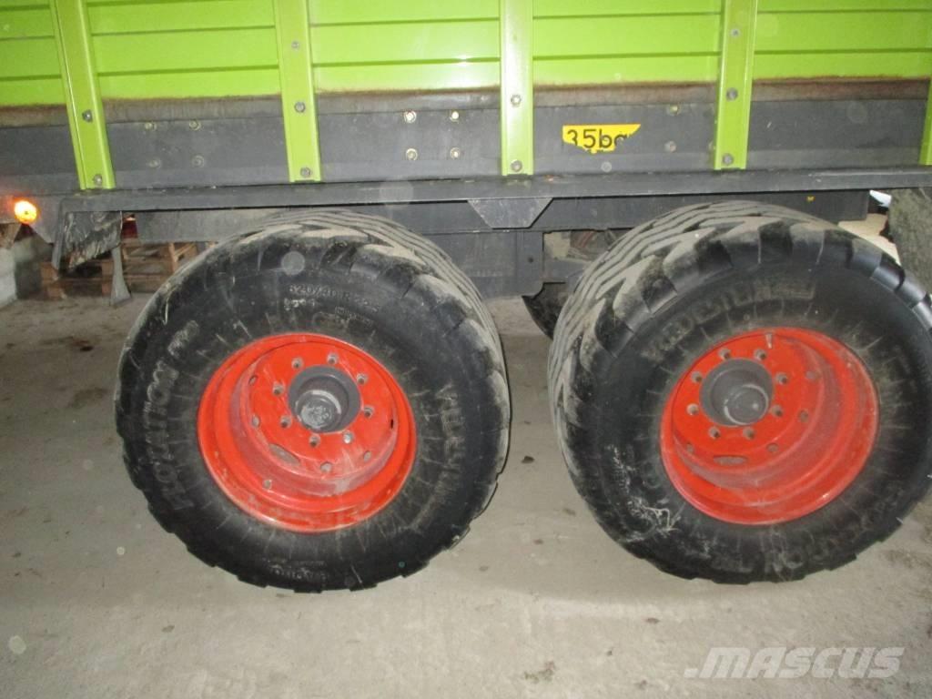 CLAAS Quantum 4700 セルフローディングトレーラー