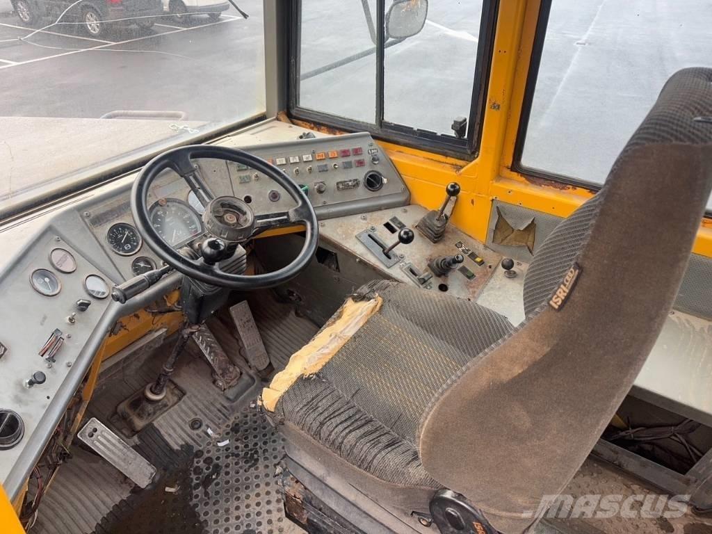 Volvo A 25 C 6x6 アーティキュレート式ダンプトラック
