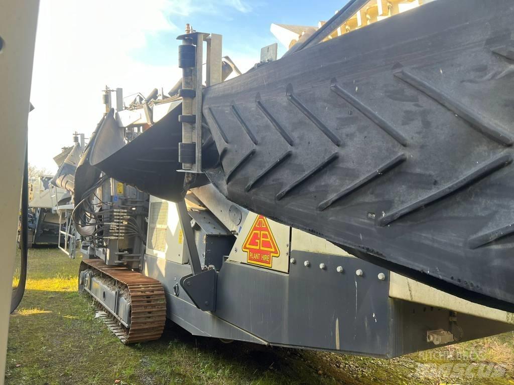 Metso ST4.8 自走式スクリーン