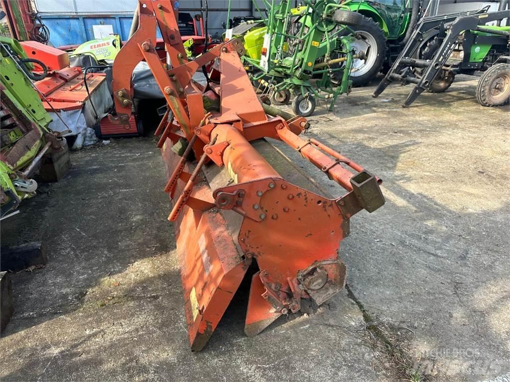 Kuhn EL140N 305 土壌準備作業