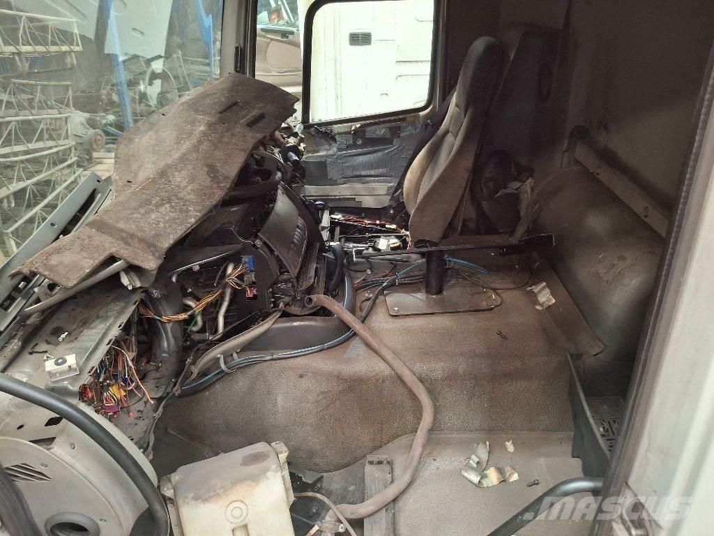 DAF CF 85.360 キャビン及び内装