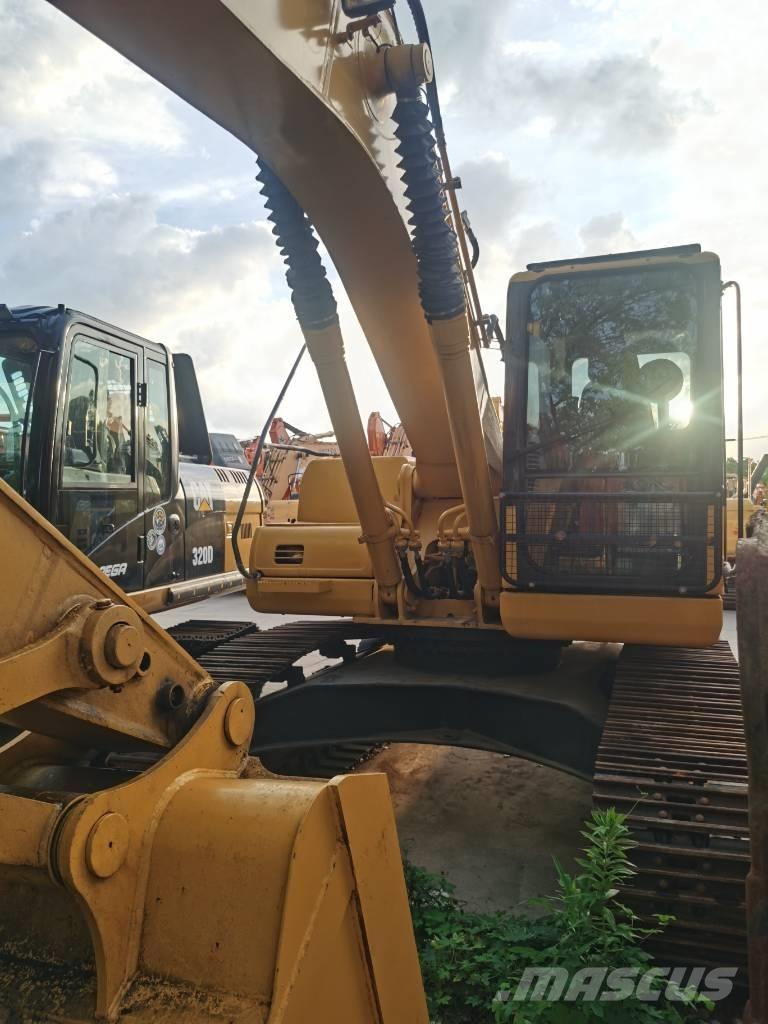 Komatsu PC 220-7 大型油圧ショベル12t以上（パワーショベル・ユンボ）