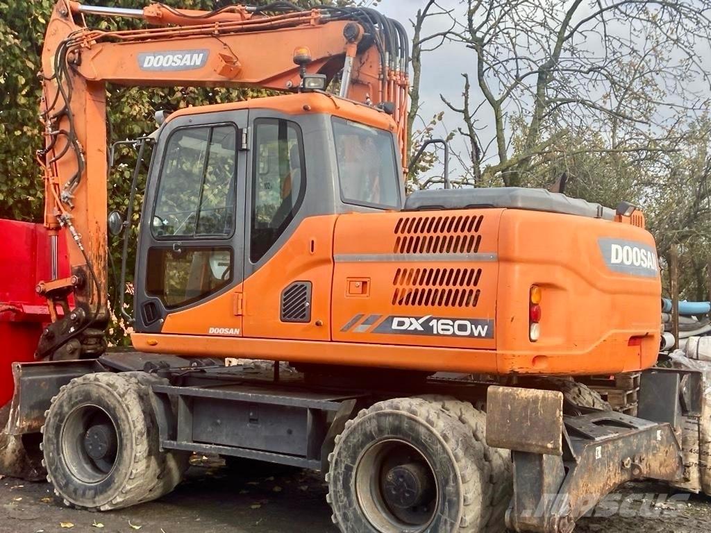 Doosan DX 160 W-3 ホイール式油圧ショベル（パワーショベル・ユンボ・バックホー）